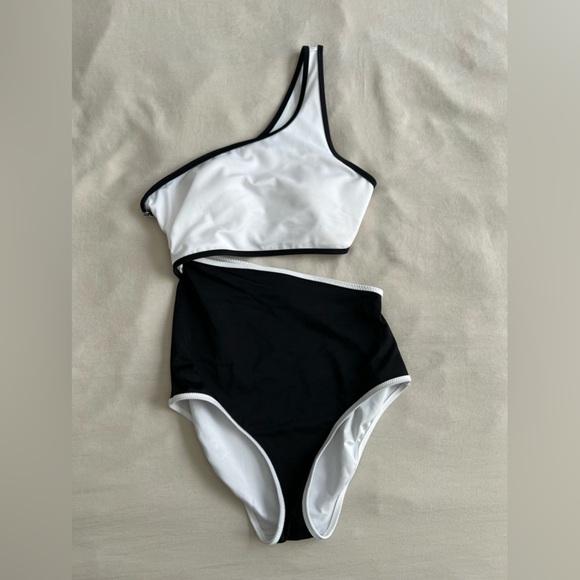 Victorias Secret Swim One Piece - Picture 1 of 3